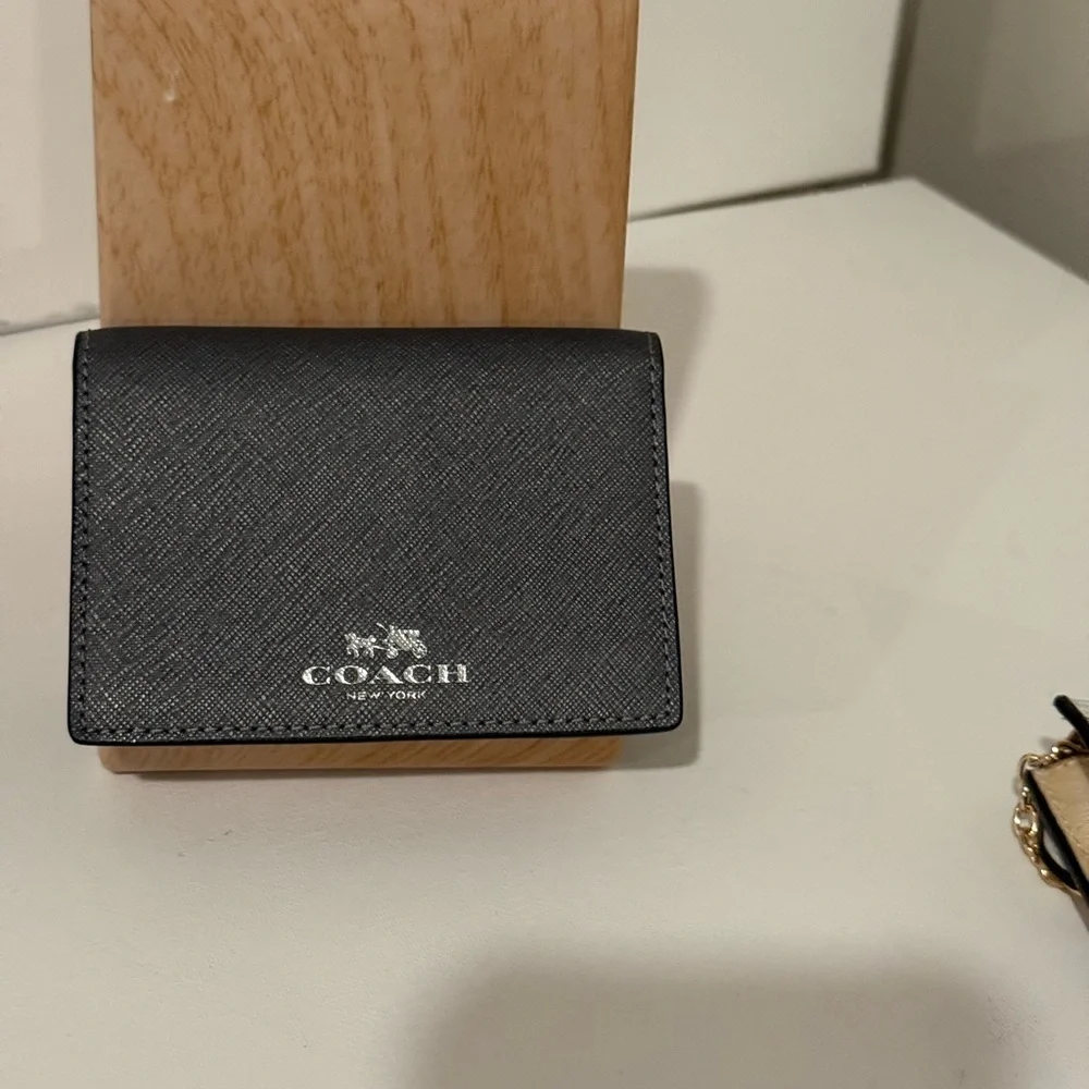 COACH SIGNATURE BI-FOLD MINI WALLET